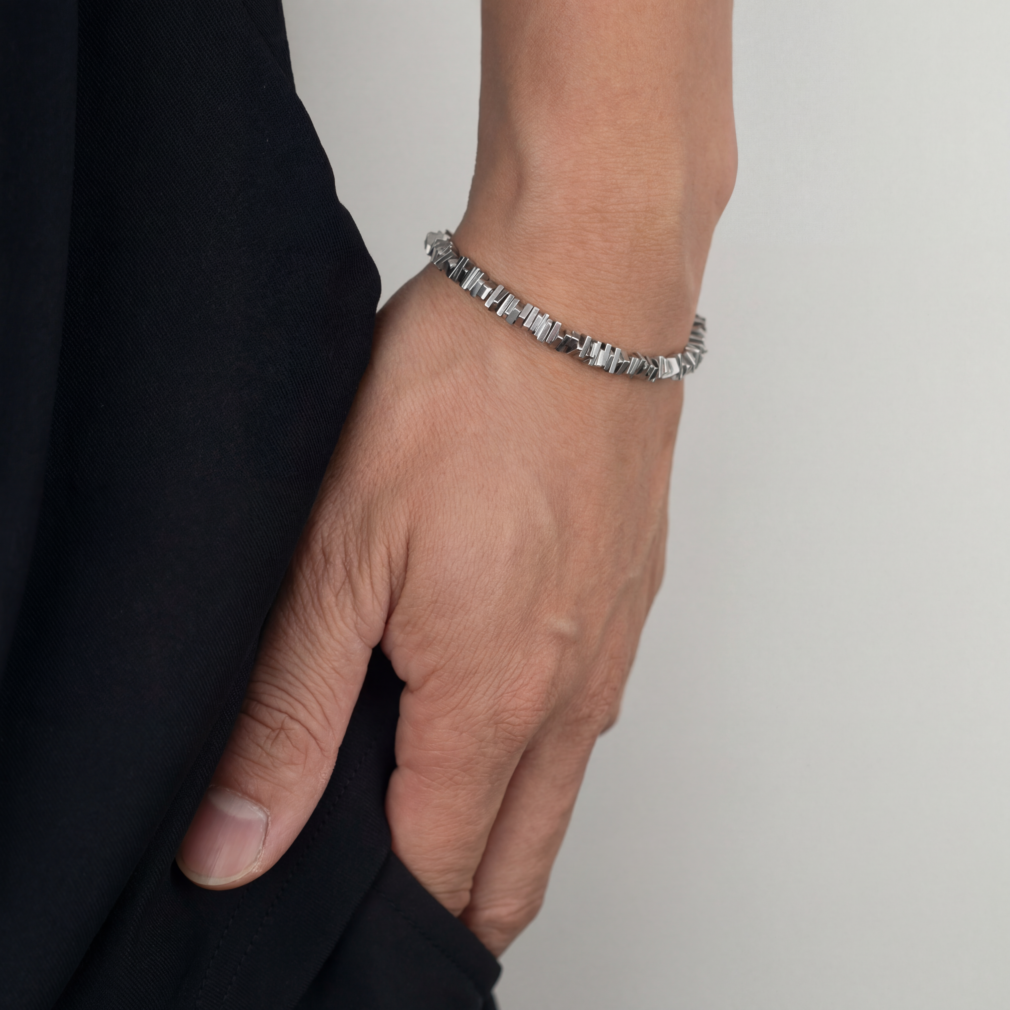 Chase Shore 925 sterling silver vintage distressed broken silver bracelet Unisex men's and women's dark style couple bracelets Montrel Frames